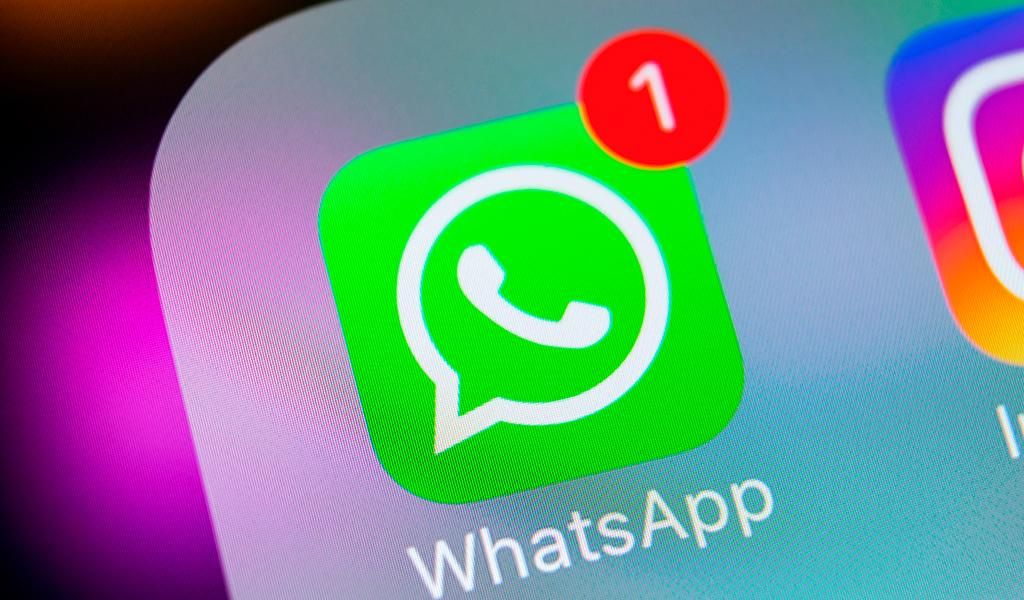 A WhatsApp frissítve van a csoportoktól érkező privát üzenetek küldésében