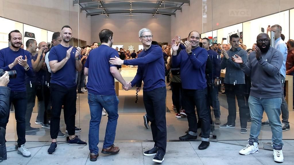 apple employees tim cook