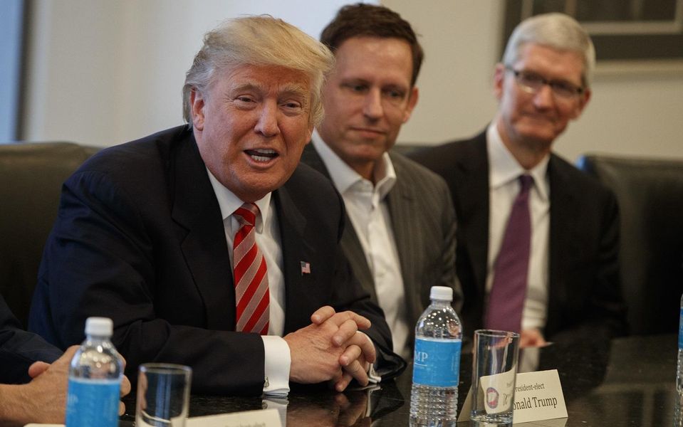Trump räumt ein, dass Zölle die Wettbewerbsfähigkeit von Apple gegenüber Samsung beeinträchtigen