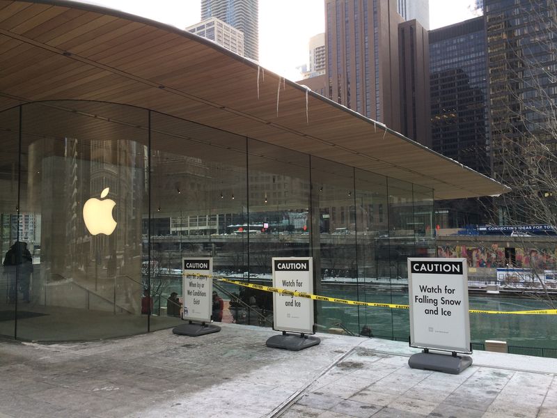 Spektakularny sklep Apple Store w Chicago ma wadę projektową