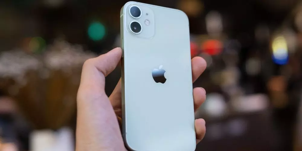 iPhone 12 mini bijeli