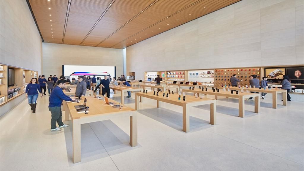 Apple Store Alone