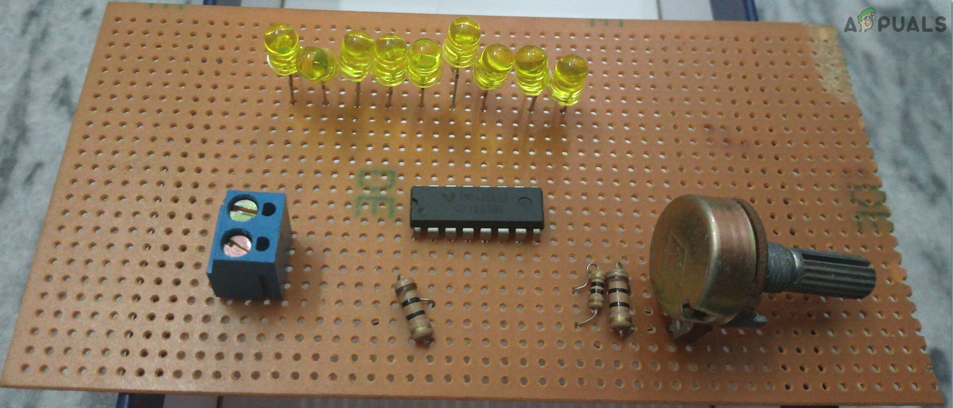 Cum se proiectează un circuit indicator al nivelului bateriei?