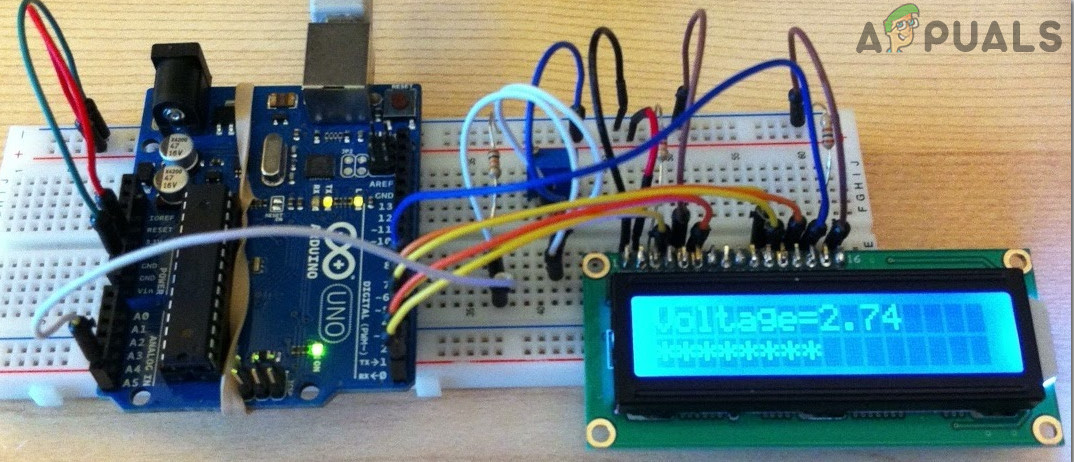 Arduinoを使用してデジタルDC電圧計を作成する方法は？