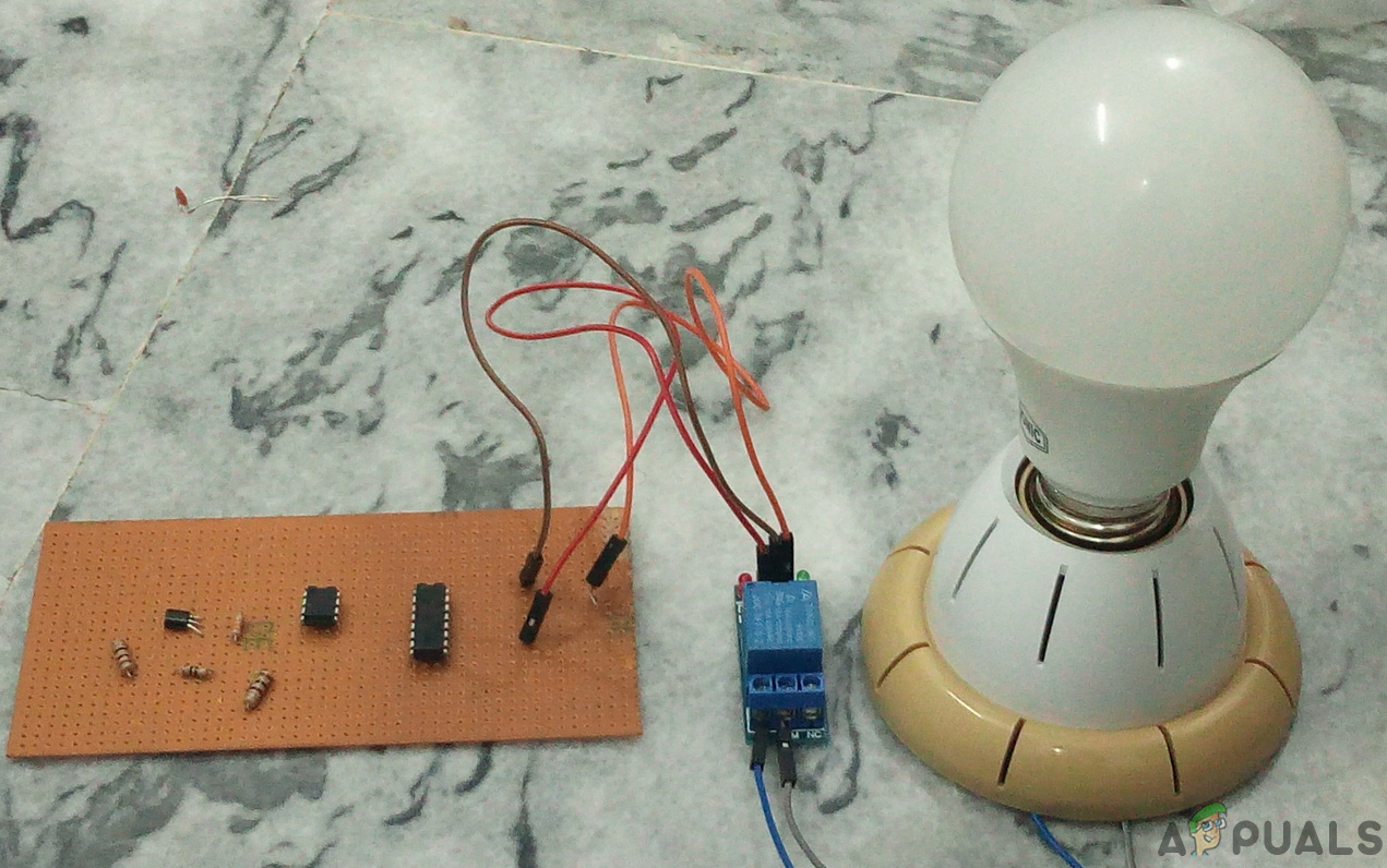 Как сделать автоматическую схему выключателя света в уборной?