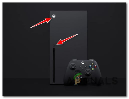   Naciśnij wysuń + przycisk Xbox