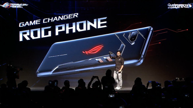 Asus ROG Phone, Buhar Odası Soğutma ve Opsiyonel Fan ile Birlikte Gelir