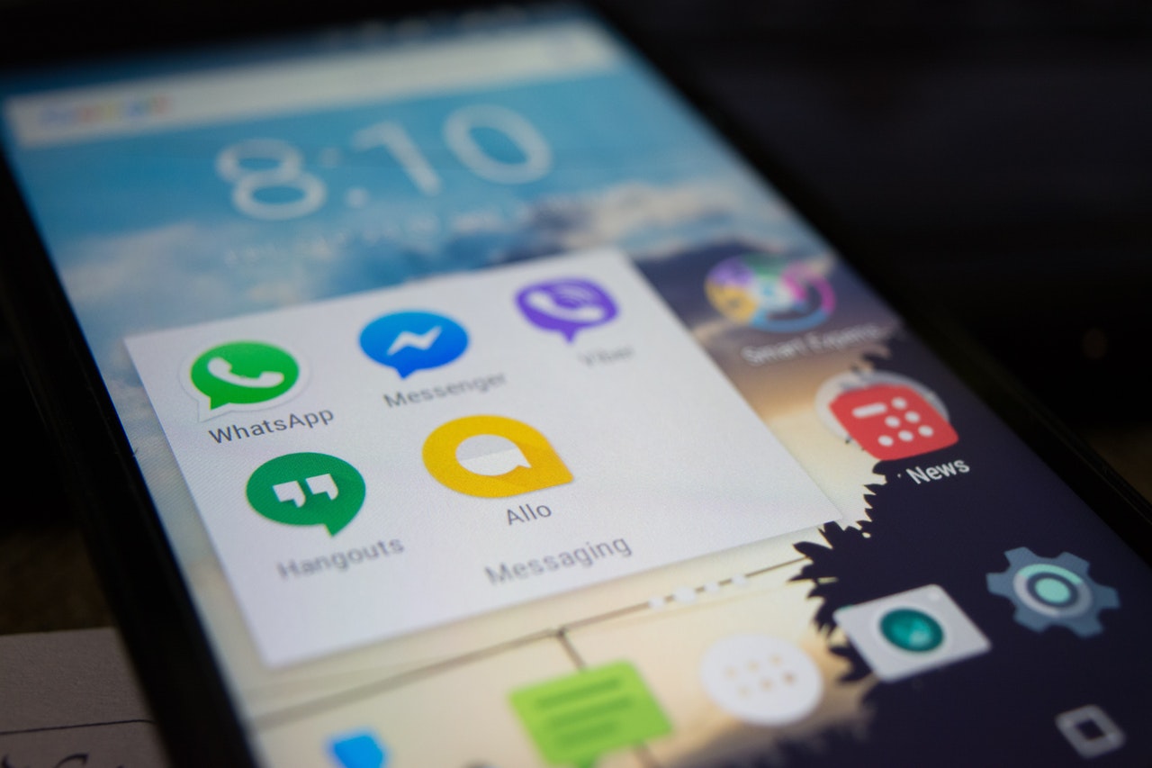 WhatsApp Roundup: Подобрения в тъмния режим и други промени, за които трябва да знаете