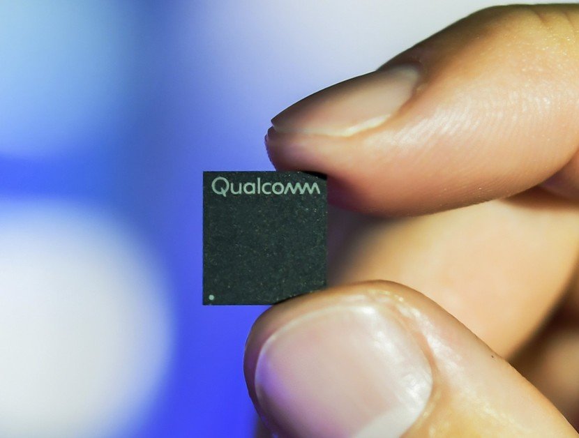 Snapdragon 865 Plus pierwszy Qualcomm SoC, który przełamuje limit częstotliwości 3,0 GHz dzięki specjalnym rdzeniom procesora Kryo 585 Prime, wydajnemu procesorowi graficznemu Adreno 650 i FastConnect 6900