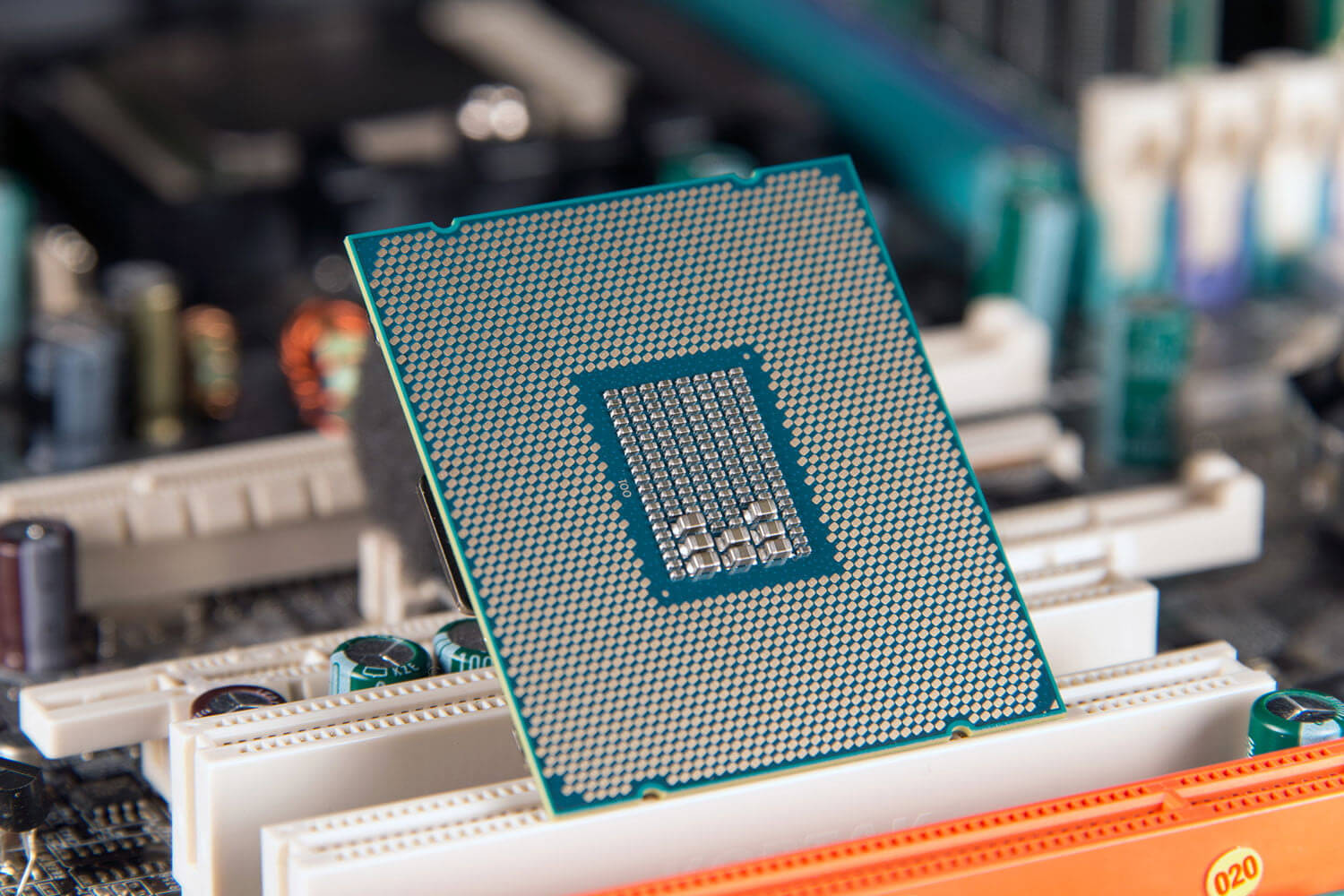 Kinukumpirma ng Intel Ang 28 Pangyayaring Insidente ng CPU, Nakalimutan na Nabanggit ang Overclocking Sa Kaguluhan