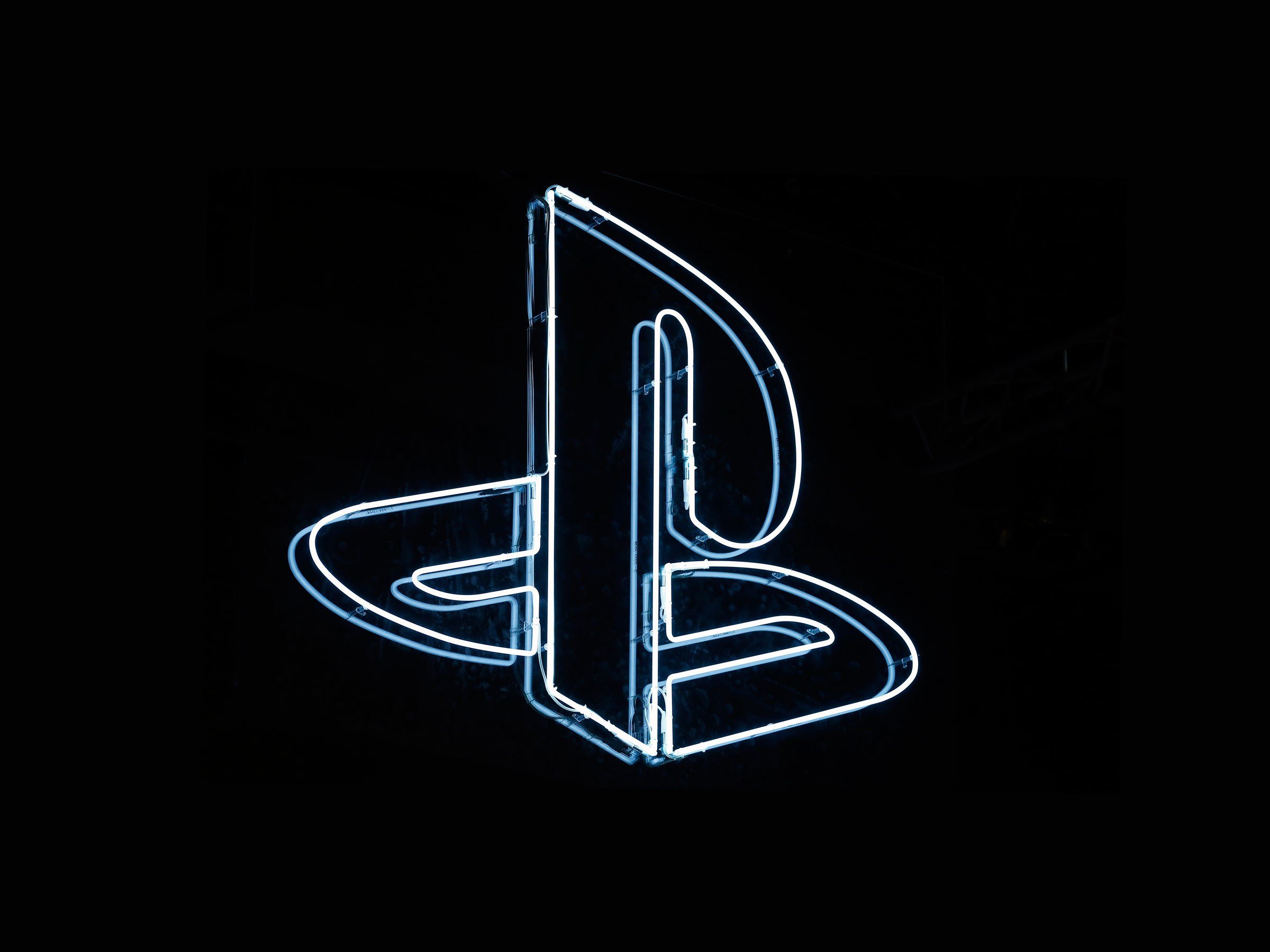 เปิดเผยคอนโทรลเลอร์ Sony PlayStation 5 ‘DualSense’ ใหม่ PS5 Gamepad เปรียบเทียบกับคอนโทรลเลอร์ Microsoft Xbox Series X ได้อย่างไร