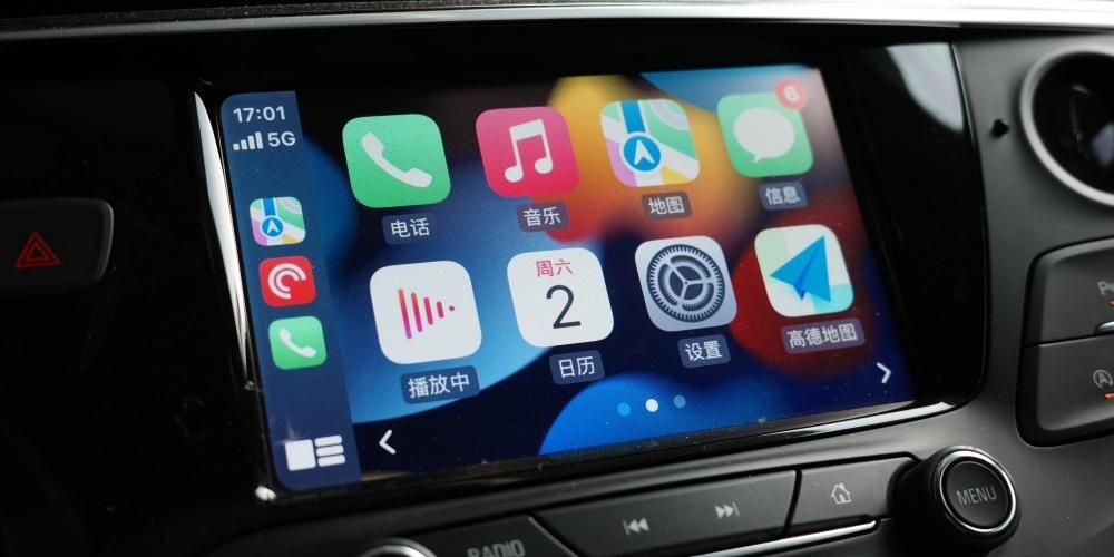 أفضل 5 ميزات لـ Apple CarPlay