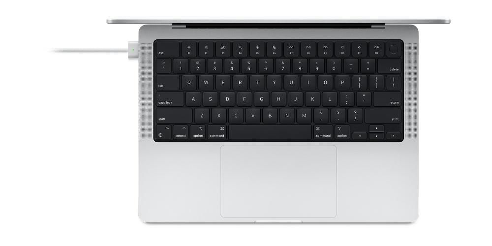Ali se lahko novi MacBook Pro polni prek MagSafe in USB-C hkrati?