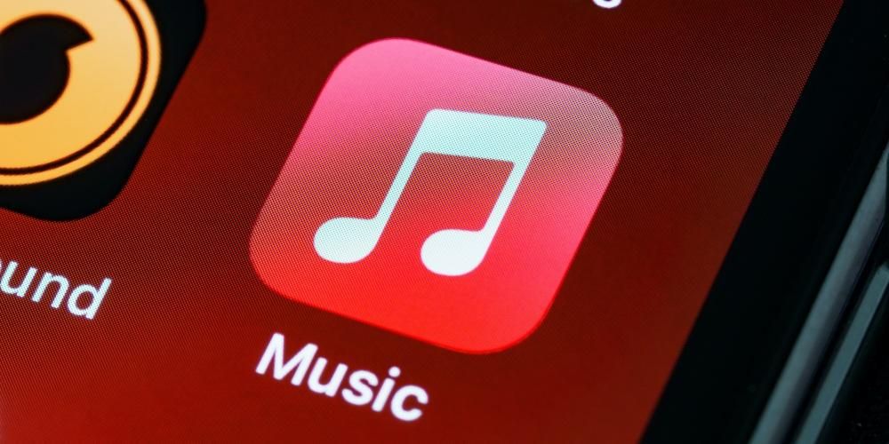 Apple Music మరియు Podcast కలిసి ఒకే యాప్‌లో ఉందా?